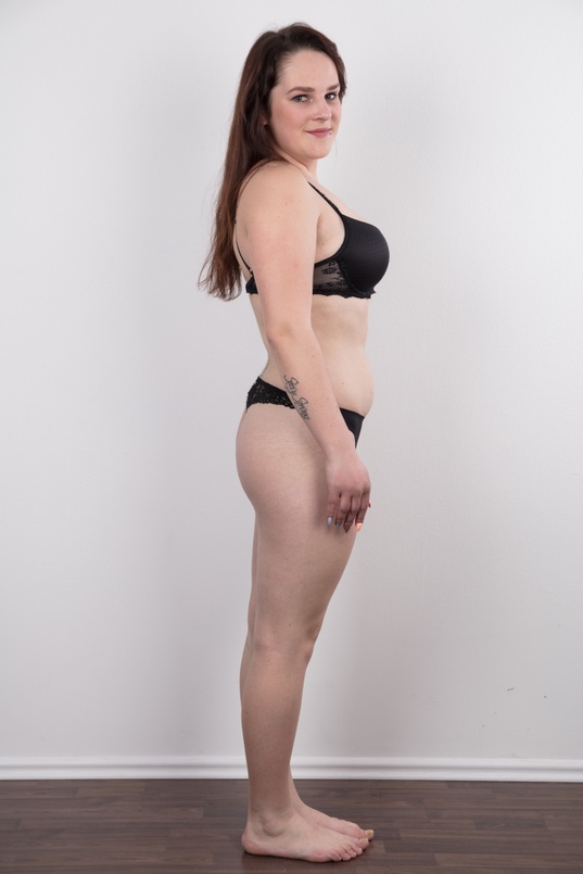 9. Download full pics of Michaela (21) from czechcasting.com