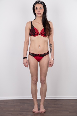 7. Download full pics of model Beata (23) from czechcasting.com