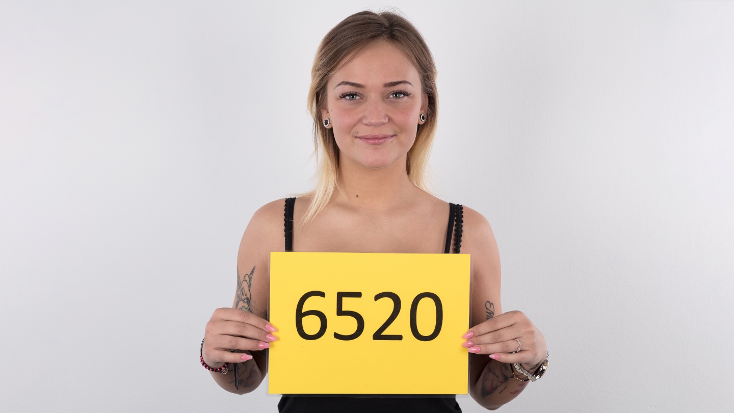 Julie (21)