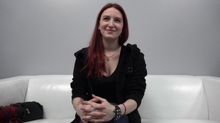 1. Download full pics of Johanka (23) from czechcasting.com