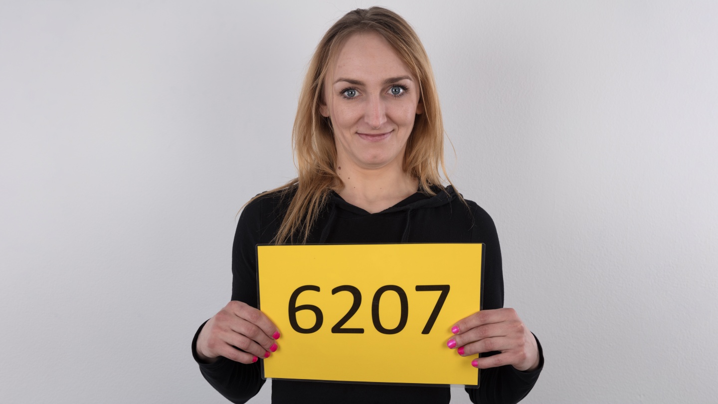 Zuzana (28)