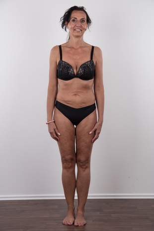 5. Download full pics of model Klaudie (52) from czechcasting.com