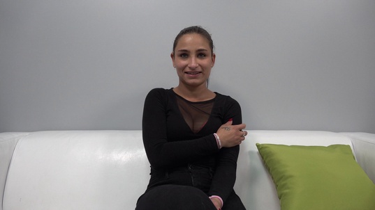 1. Download full pics of Anna (23) from czechcasting.com