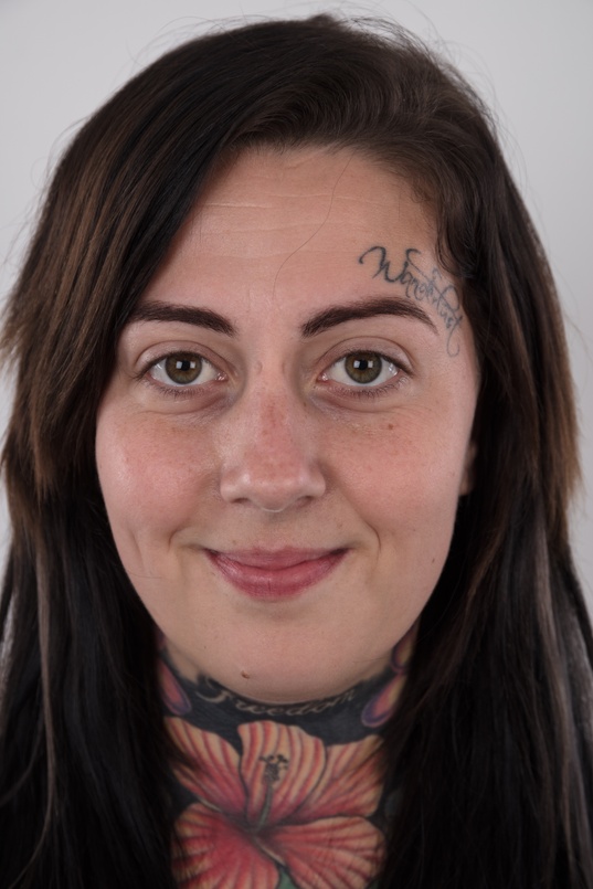 1. Download full pics of Nikola (27) from czechcasting.com