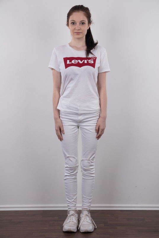 2. Download full pics of Denisa (18) from czechcasting.com