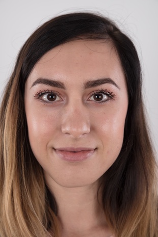 1. Download full pics of model Jirina (23) from czechcasting.com