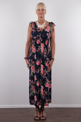 2. Download full pics of model Daniela (59) from czechcasting.com