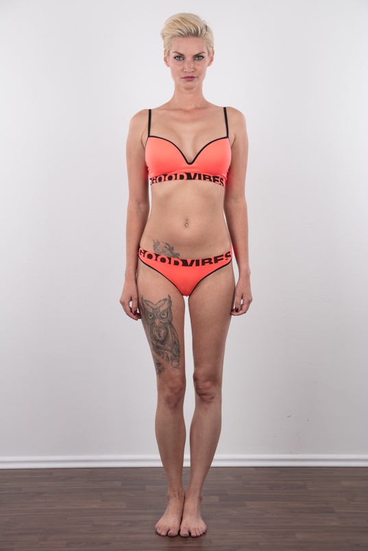 4. Download full pics of Petra (31) from czechcasting.com