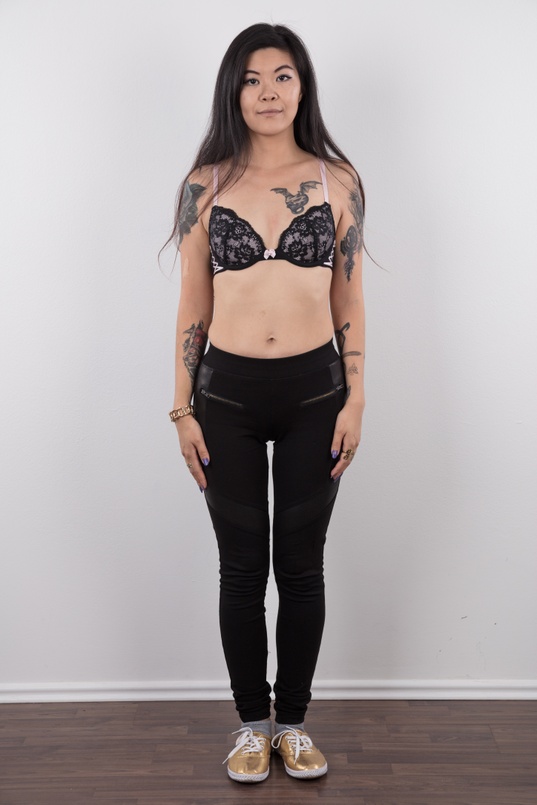 3. Download full pics of Irina (27) from czechcasting.com