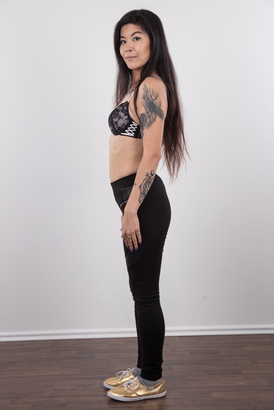 5. Download full pics of Irina (27) from czechcasting.com