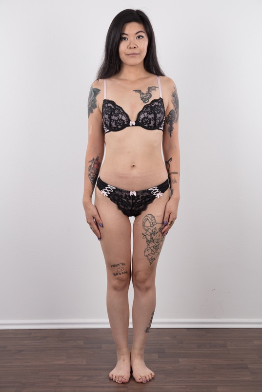 6. Download full pics of Irina (27) from czechcasting.com