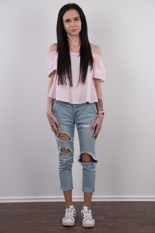 2. Download full pics of model Barbora (18) from czechcasting.com