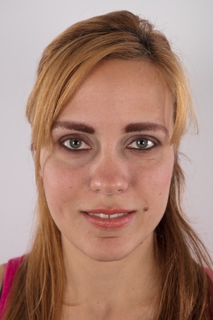 1. Download full pics of model Lenka (30) from czechcasting.com