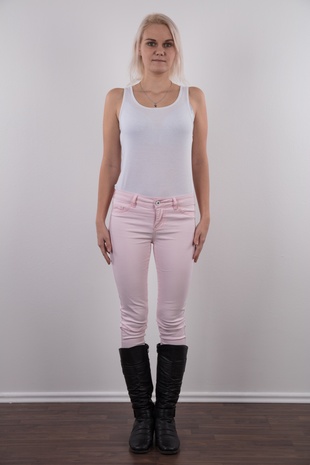 2. Download full pics of model Monika (21) from czechcasting.com