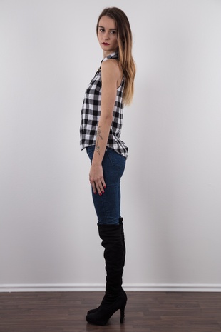 4. Download full pics of model Adela (21) from czechcasting.com