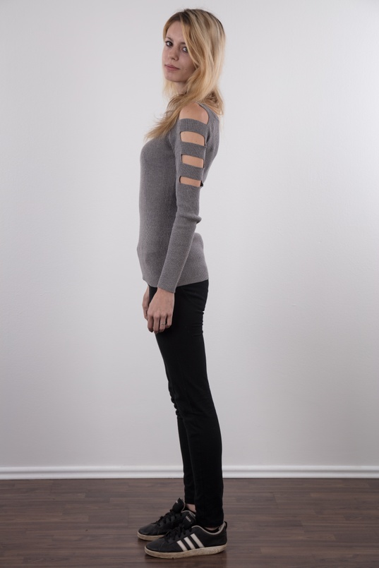 4. Download full pics of Nikola (19) from czechcasting.com