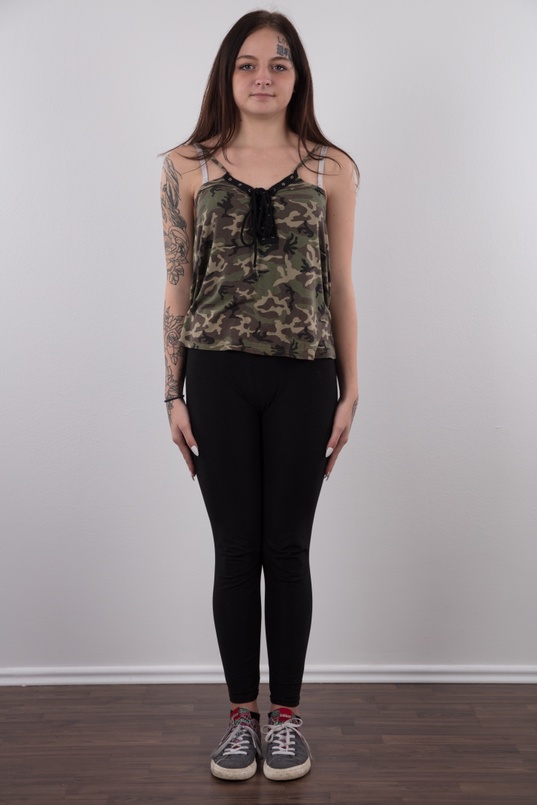 2. Download full pics of Aneta (18) from czechcasting.com