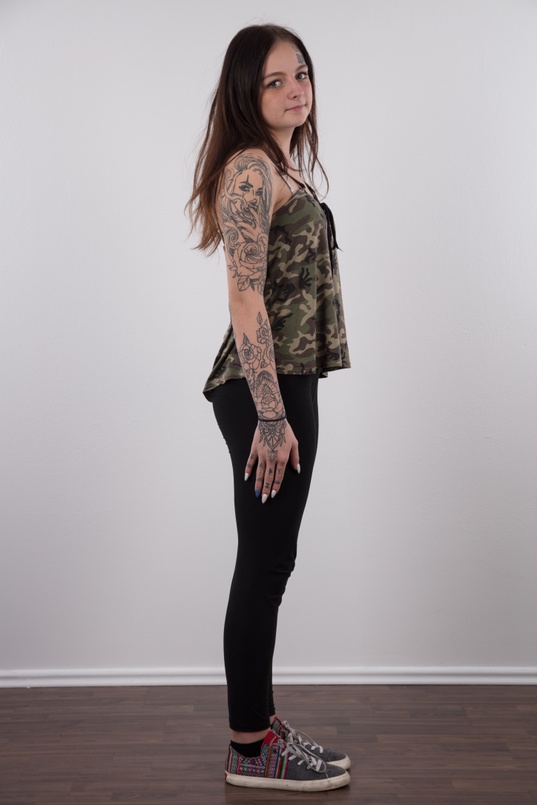 3. Download full pics of Aneta (18) from czechcasting.com