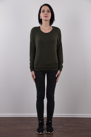 2. Download full pics of model CZECH CASTING - ANNA (4414) from czechcasting.com