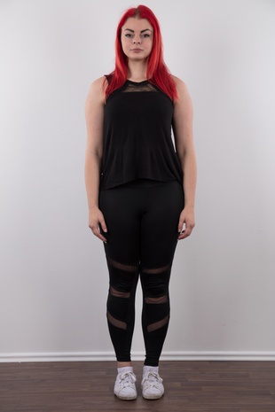 2. Download full pics of model Nelly (21) from czechcasting.com