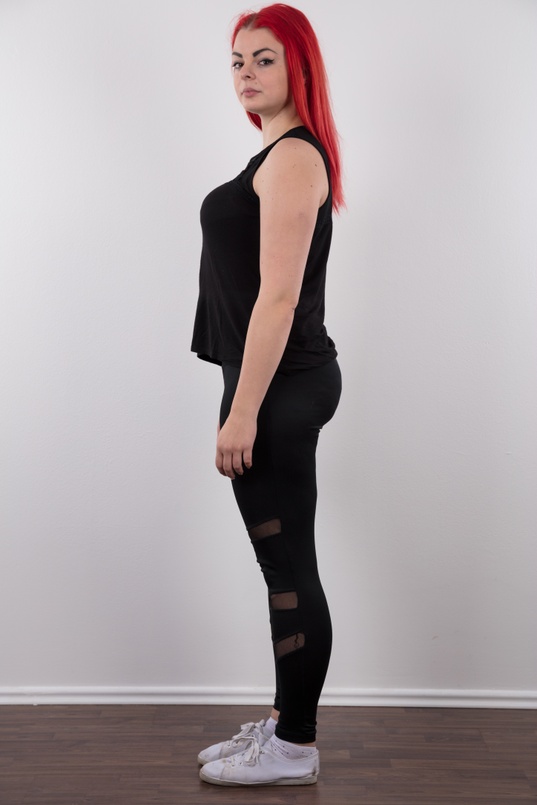 4. Download full pics of Nelly (21) from czechcasting.com