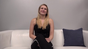 1. Download full pics of Kristyna (18) from czechcasting.com