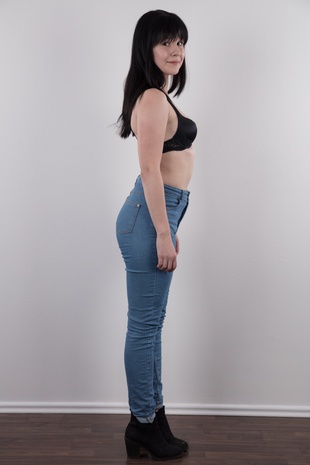 3. Download full pics of model Karolina (22) from czechcasting.com