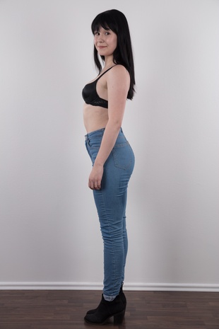 4. Download full pics of model Karolina (22) from czechcasting.com