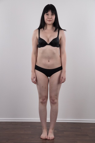 6. Download full pics of model Karolina (22) from czechcasting.com