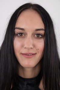 1. Download full pics of Lucie (19) from czechcasting.com