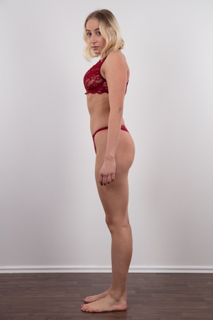 7. Download full pics of model Radka (18) from czechcasting.com