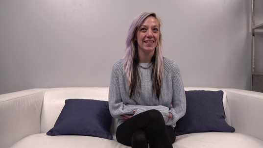 1. Download full pics of Anna (24) from czechcasting.com