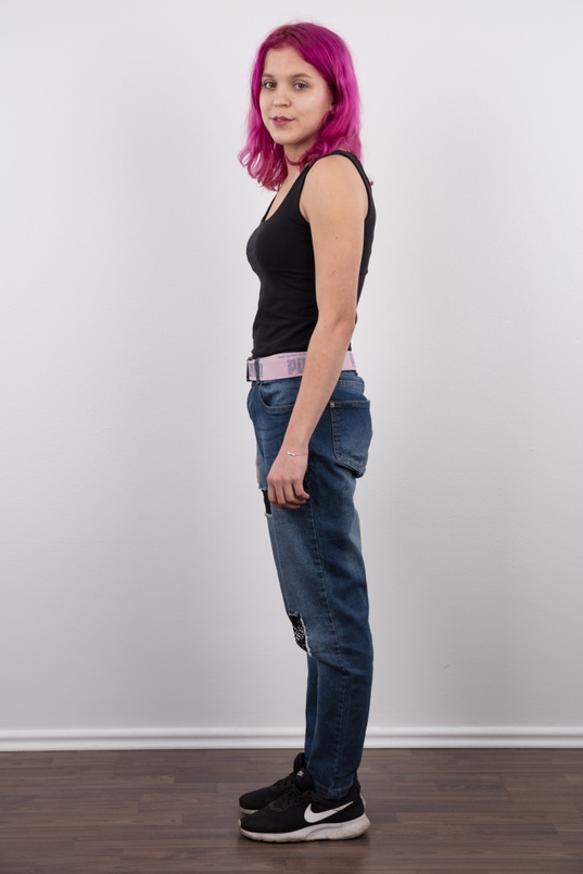 4. Download full pics of Tereza (18) from czechcasting.com