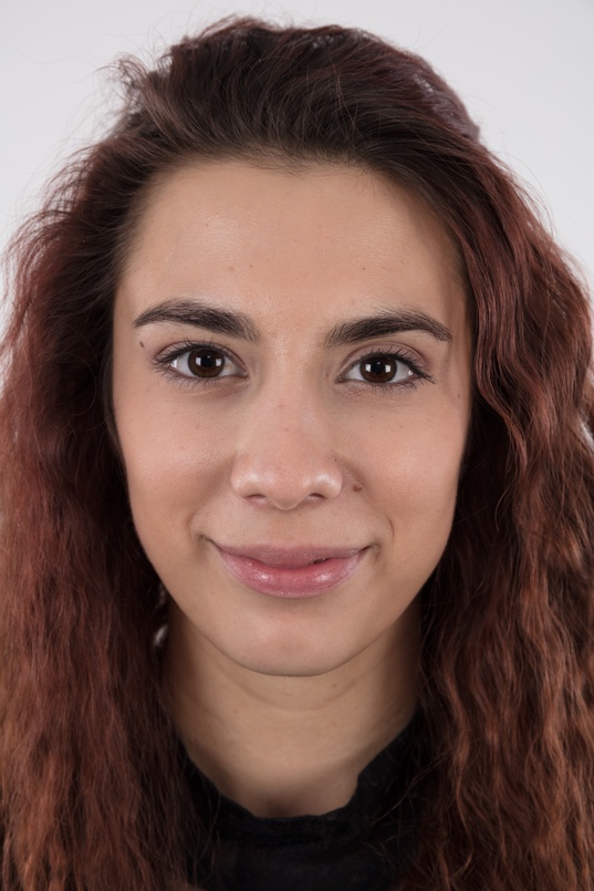 1. Download full pics of Barbara (19) from czechcasting.com