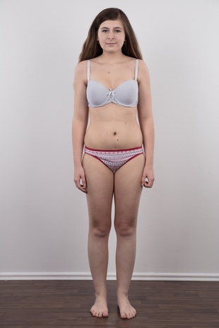 9. Download full pics of model Michaela (21) from czechcasting.com