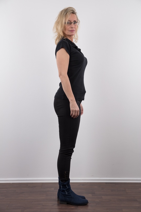 3. Download full pics of Ludmila (45) from czechcasting.com