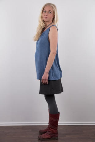 4. Download full pics of model Klara (33) from czechcasting.com