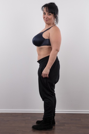 6. Download full pics of model Marie (39) & Milan from czechcasting.com