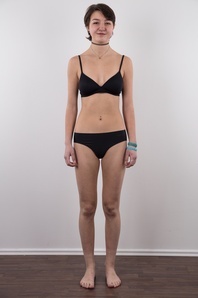 6. Download full pics of Michaela (18) from czechcasting.com