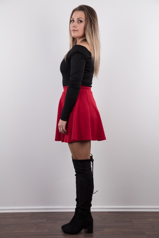 4. Download full pics of Nicol (23) & Yuriy from czechcasting.com