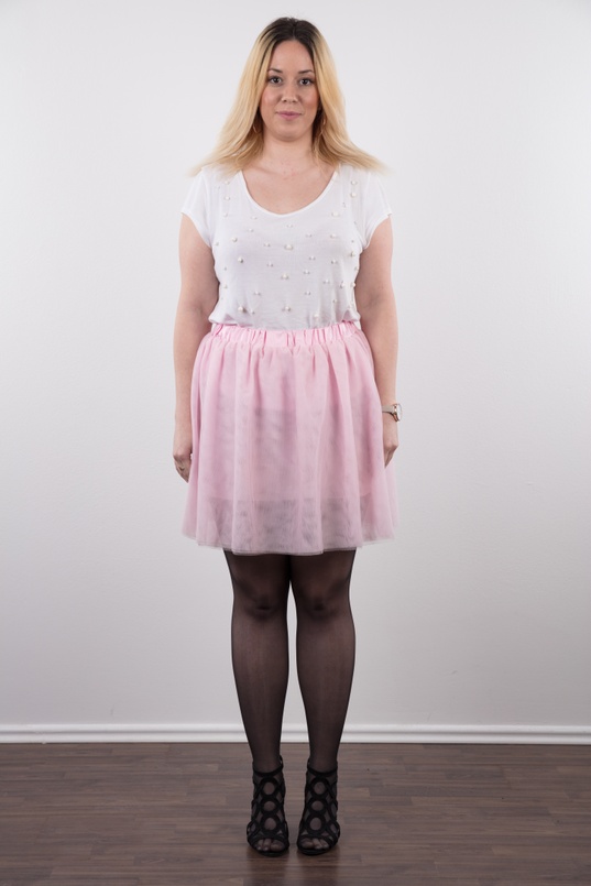 2. Download full pics of Veronika (26) from czechcasting.com