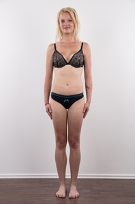 6. Download full pics of Denisa (28) from czechcasting.com