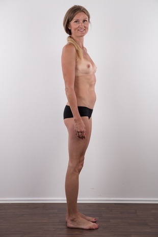 9. Download full pics of model Michaela (42) from czechcasting.com