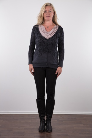 2. Download full pics of model Sandra (52) from czechcasting.com