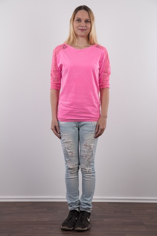 2. Download full pics of model Klara (22) from czechcasting.com