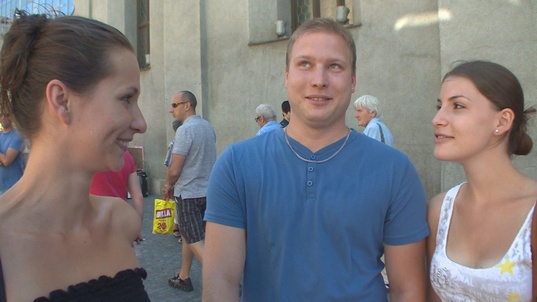 2. Download full pics of Geld, Sex und eine Ohrfeige from czechcouples.com