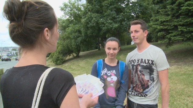 Czech Couples: Naive schoolgirl in the park