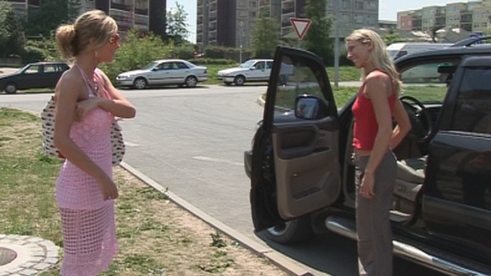 2. Download full pics of Líbezná anální osmnáctka from czechfirstvideo.com