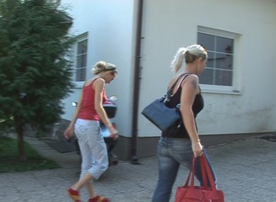 3. Download full pics of MILF gets fisted hard from czechav.com