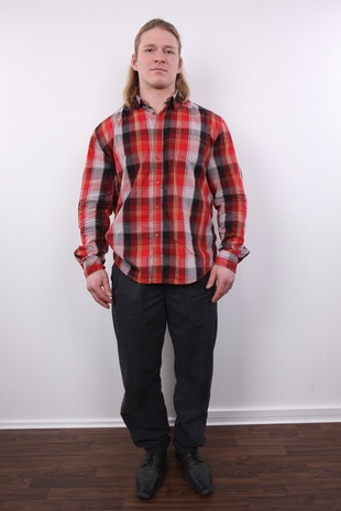 2. Download full pics of model Karel (23) from czechgaycasting.com